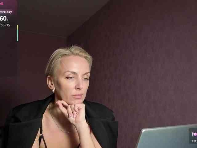 FemdomLadyMaria webcam