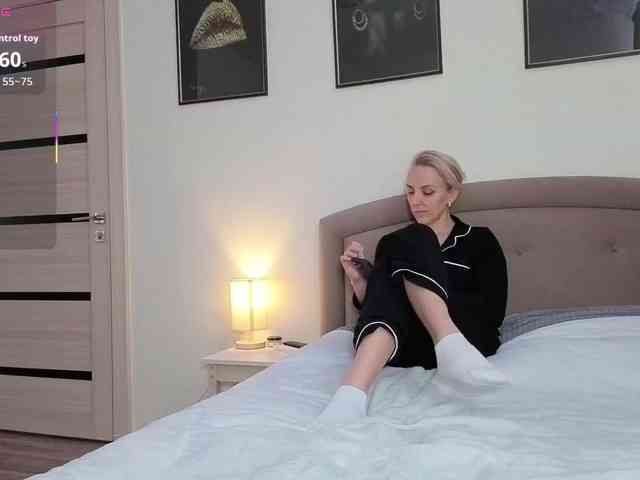 FemdomLadyMaria webcam