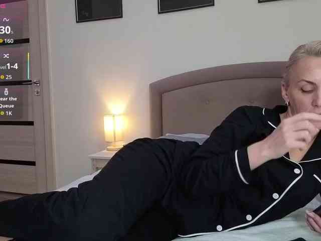 FemdomLadyMaria webcam