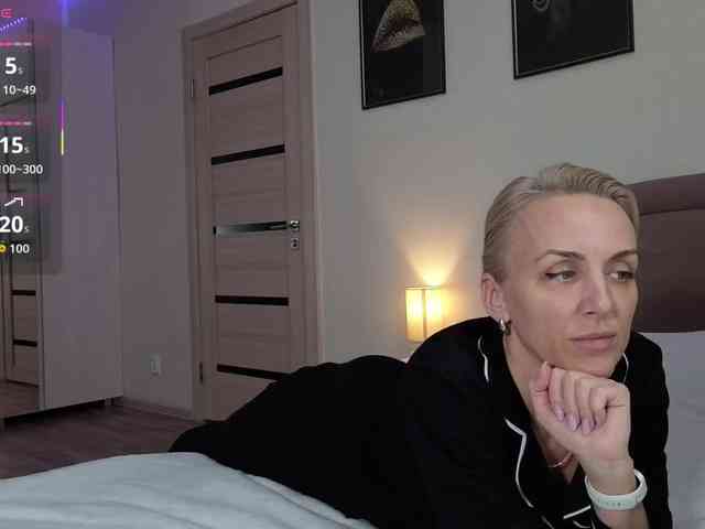 FemdomLadyMaria webcam