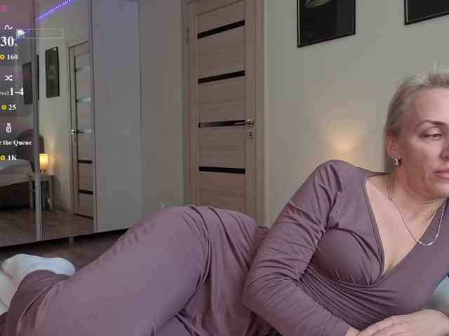 FemdomLadyMaria webcam