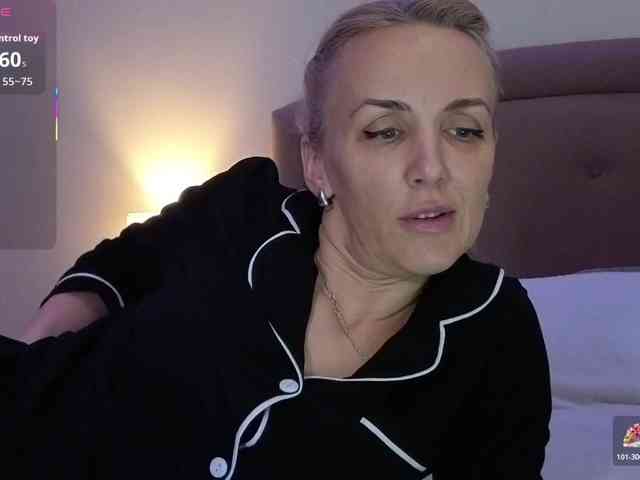 FemdomLadyMaria webcam