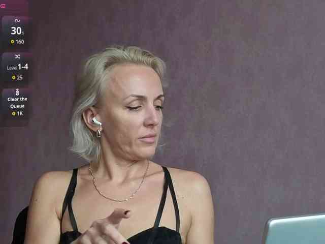 FemdomLedyMaria webcam