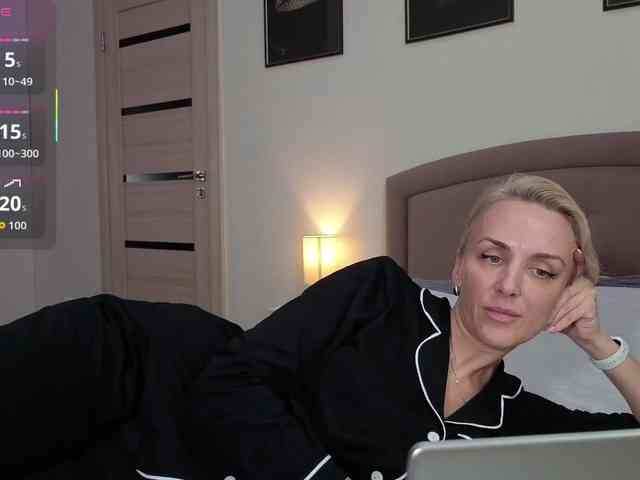 FemdomLadyMaria webcam