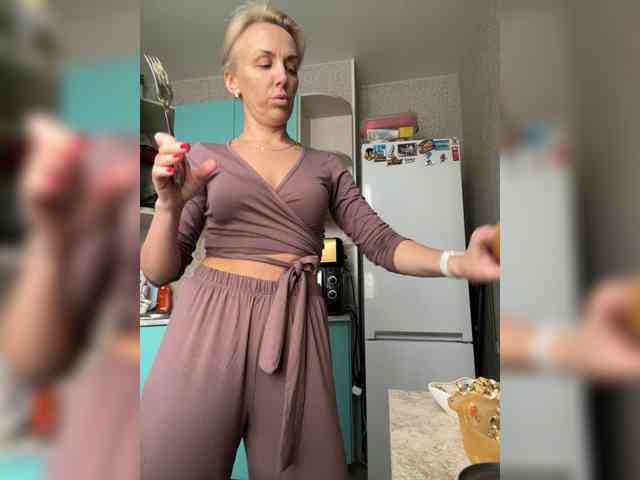 FemdomLadyMaria webcam