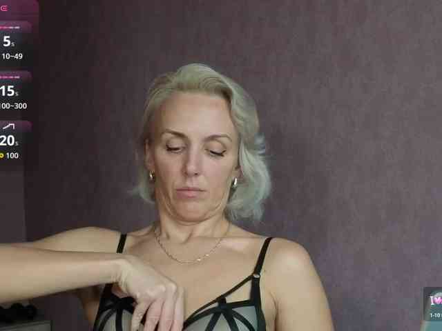 FemdomLedyMaria webcam