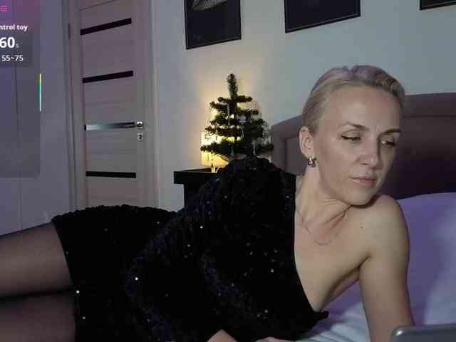 FemdomLadyMaria webcam