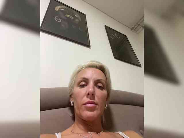 FemdomLedyMaria webcam