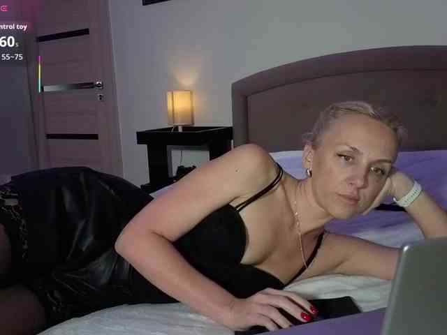 FemdomLadyMaria webcam