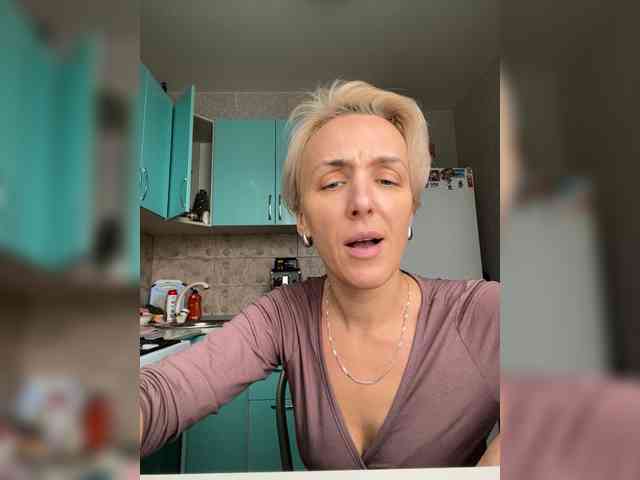 FemdomLadyMaria webcam