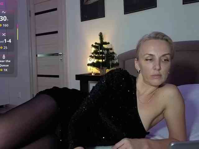 FemdomLadyMaria webcam
