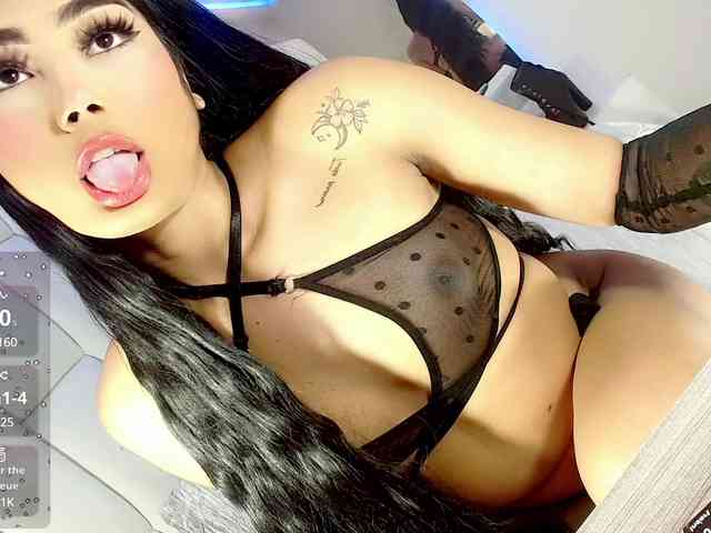 Suxansexyhott Live Webcam on BongaCams