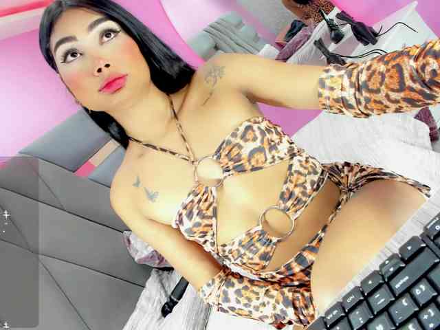 Suxansexyhott Live Webcam on BongaCams