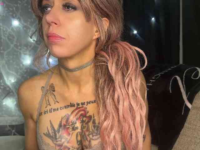 VeronicaRonnieTaylor webcam