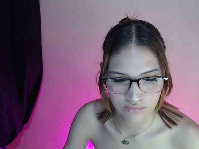 AmbarAnthonellaMarquez webcam