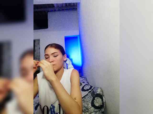 AmbarAnthonellaMarquez webcam