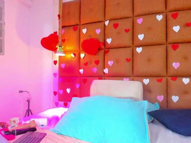 Ella-kelly's BongaCams show and profile