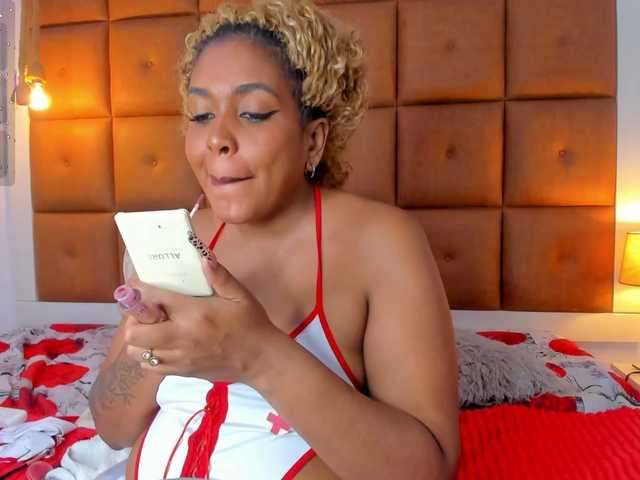 Ella-kelly's BongaCams show and profile