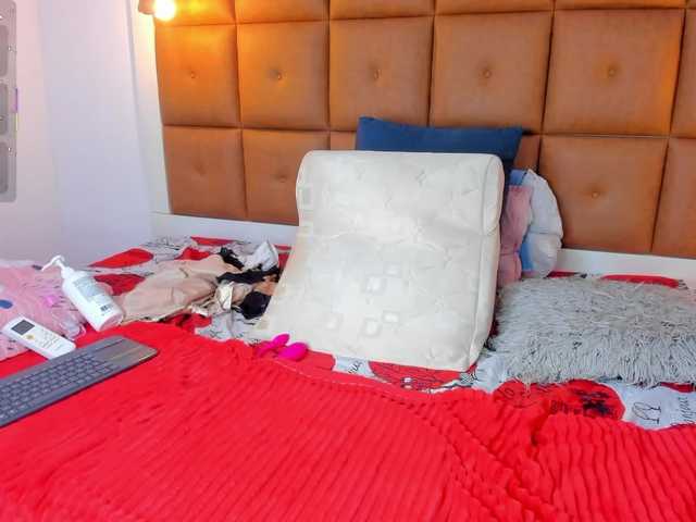 Ella-kelly's BongaCams show and profile