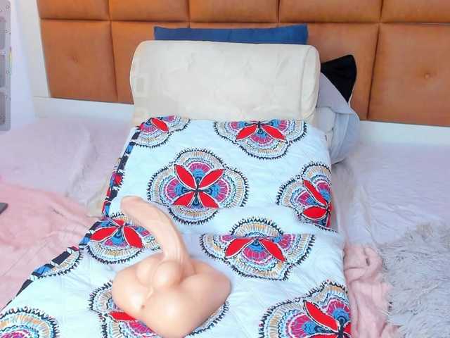 Ella-kelly's BongaCams show and profile