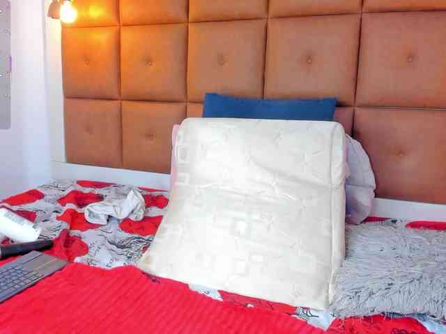 Ella-kelly Live Webcam on BongaCams