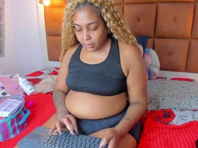 Ella-kelly Live Webcam on BongaCams