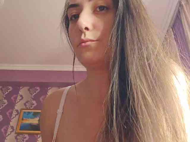 AlejandraDelane AlejandraDelane