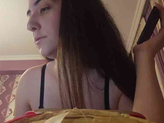 AlejandraDelane webcam