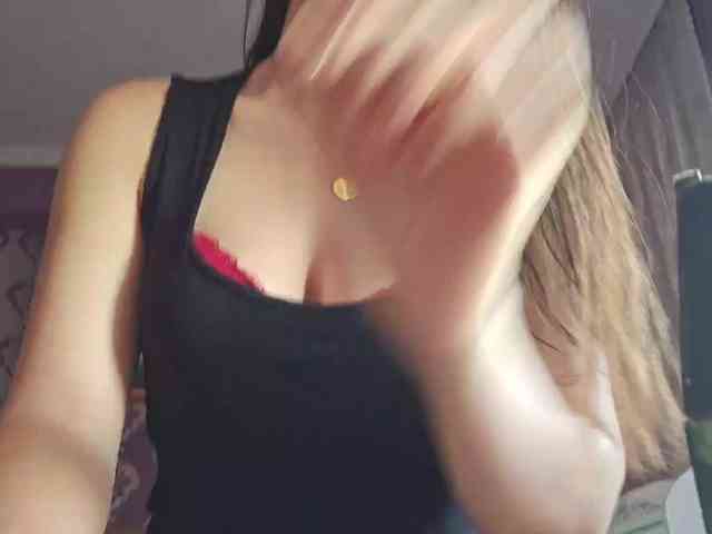 AlejandraDelane webcam