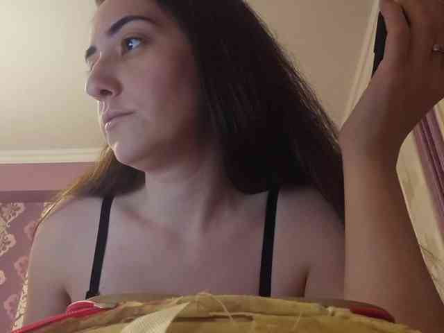 AlejandraDelane webcam