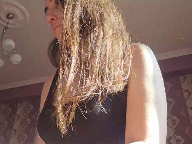 AlejandraDelane webcam