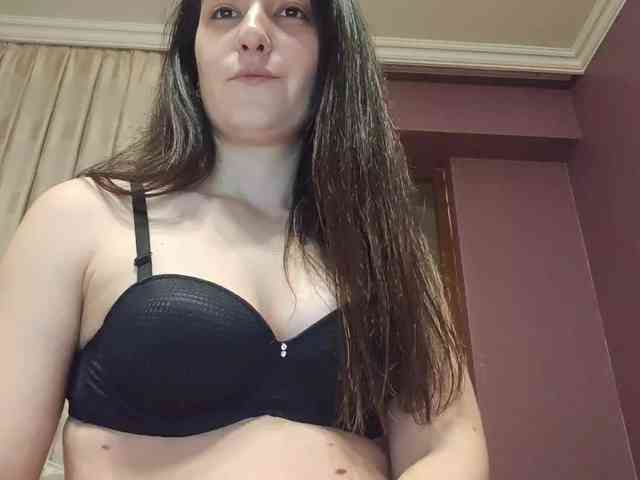 AlejandraDelane webcam