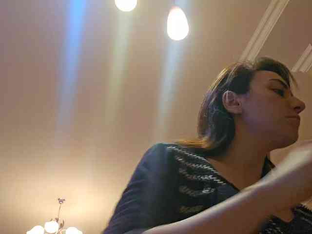 AlejandraDelane webcam