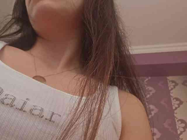 AlejandraDelane webcam