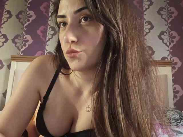 AlejandraDelane webcam