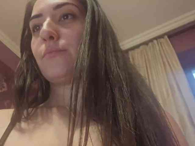 AlejandraDelane webcam