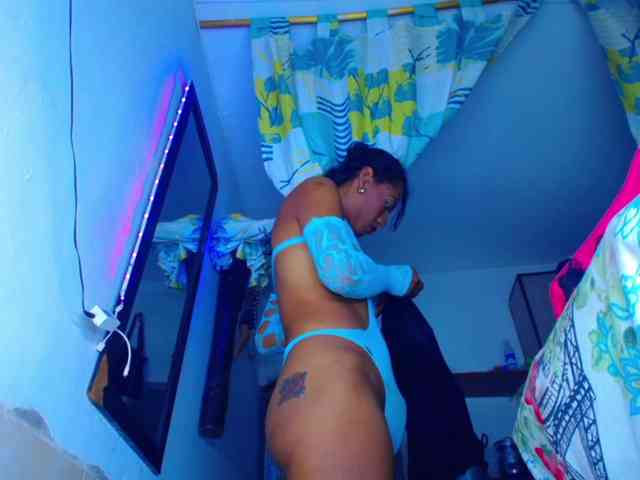 lexxa-brown Live Webcam on BongaCams