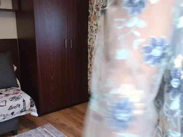 hotmomcheckk webcam