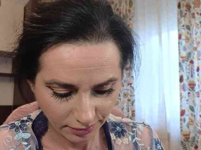 hotmomcheckk webcam