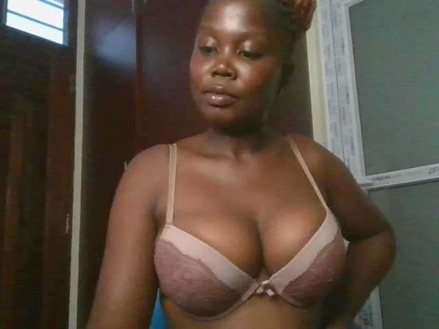 Joankein webcam bongacams model stream image