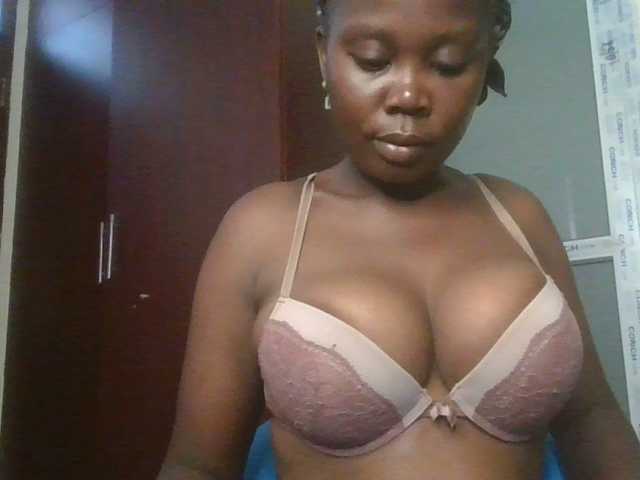 Joankein webcam bongacams model stream image