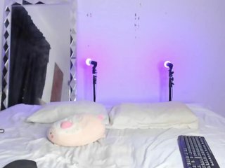 LauryHills Porn Show