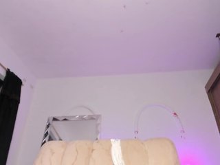 LauryHills Porn Show