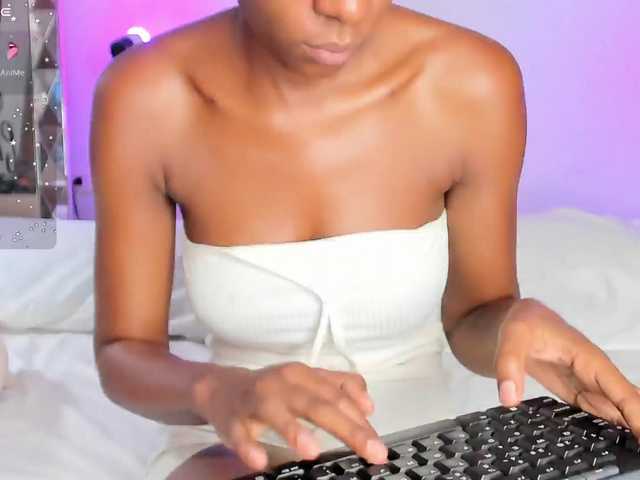 RaileMillers's BongaCams show and profile