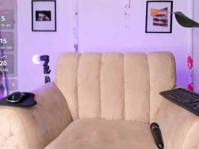 LauryHills webcam