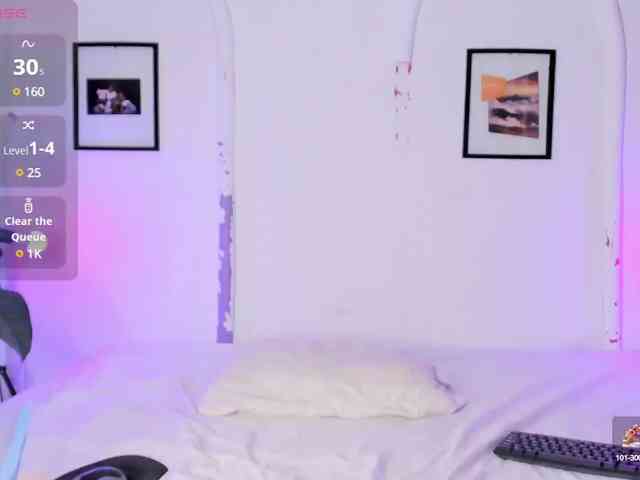 LauryHills webcam