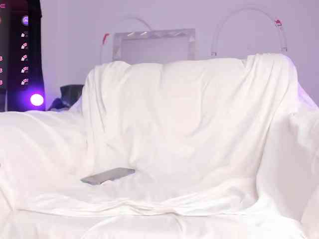 LauryHills webcam