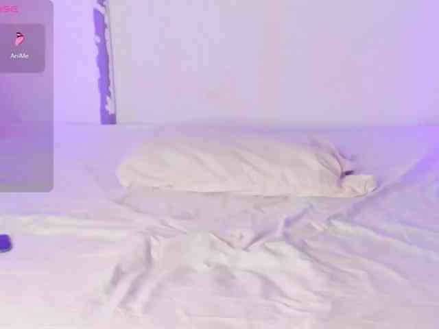 LauryHills webcam