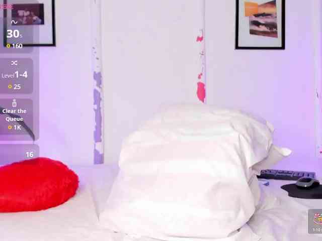 LauryHills webcam