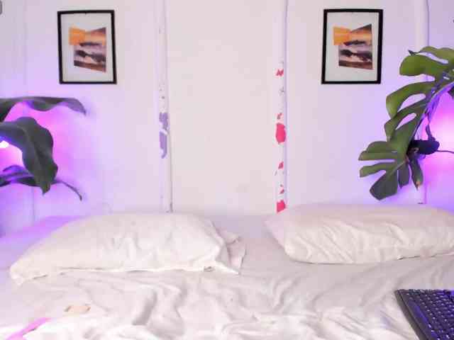 LauryHills webcam